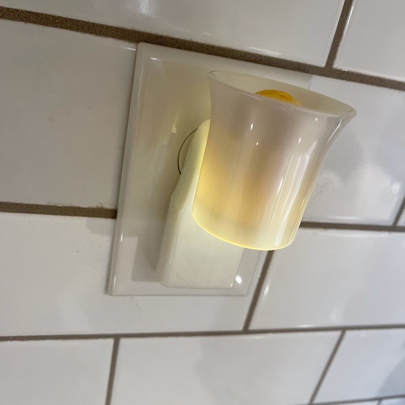 Bath & Body Works Other Bath And Body Works Wall Plug Ins Poshmark